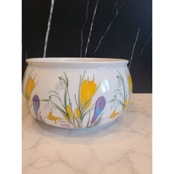 Portmeirion 'The Botanic Garden' 8.5" Round Romantic Vegetable/Salad Bowl Crocus - Picture 2 of 16